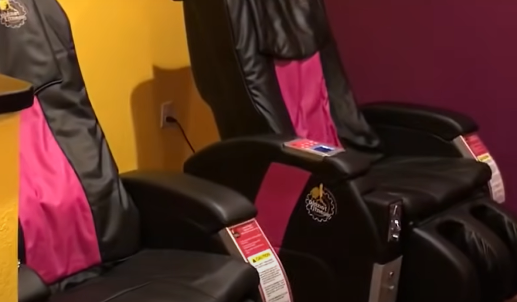 How long can you use the HydroMassage at Planet Fitness?