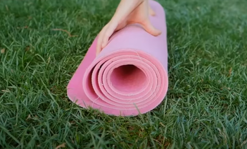 What Are The Differences Between A Yoga Mat And A Fitness Mat?